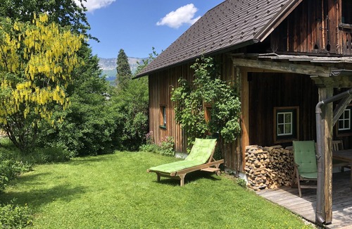 Bad Goisern House | Quietly located vacation home with 2000 m2 garden