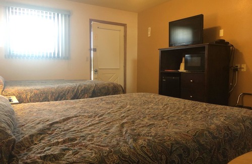 Wauksaukee Hotel | Quik Stop and Motel