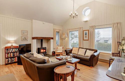 Constantine Bay House | Quillets