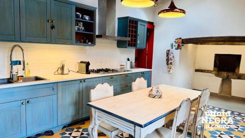 Angra do Heroismo House | Quinta das Estrelinhas by PontaNegraAzores