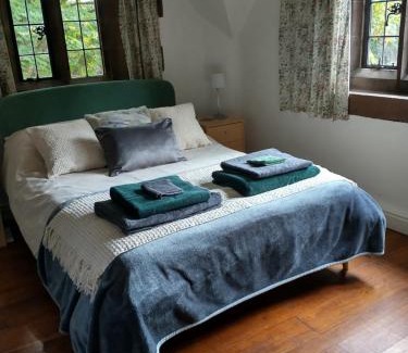 Ross-on-Wye House | Quirky, romantic cottage with garden in Wye Valley