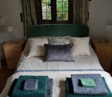 Ross-on-Wye House | Quirky, romantic cottage with garden in Wye Valley
