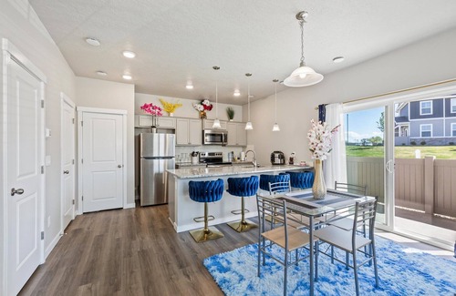 Nampa House | Quite and Cozy House with Pool access!