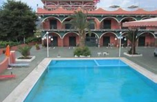 Vassilatika Apartment | Quite Studio for 6, Shared Pool and Large Outside Area, Short Drive to Beaches