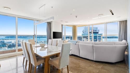 Auckland Central Business District Apartment | QV Stays Luxury Suite with Views Galore