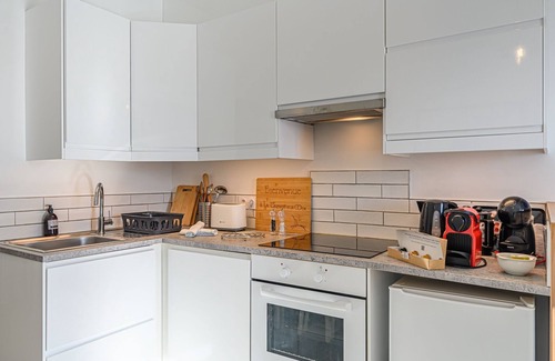 La Trinite-sur-Mer Apartment | Résidence du Port - Two Bedroom Apartment, Sleeps 5