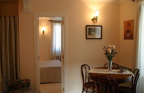 Solares Apartment | Rústico con terraza-Apartment-Ensuite with Bath