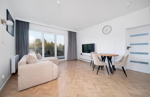 gmina Parzeczew Apartment | Rąbieńska Urban Elegance Apartment by BookingHost