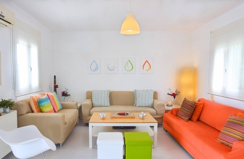 Dramia Villa | R 193 Spacious 5 bedroom Mansion with Private Bathrooms with Heated Swimming Pool