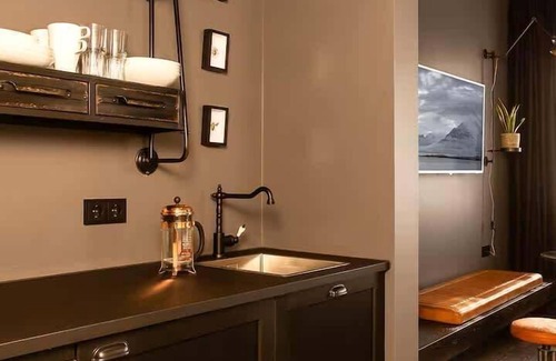 Laugardalur Apartment | R13 Triple studio with bunk bed