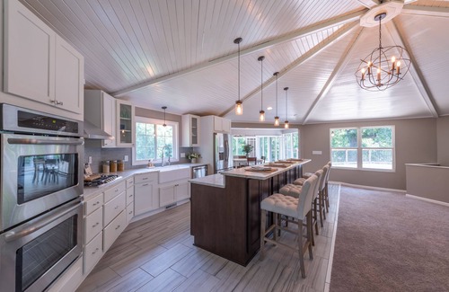 Inver Grove Heights House | Radiant Riverfront Retreat