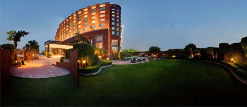 Sector 18 Hotel | Radisson Blu MBD Hotel Noida