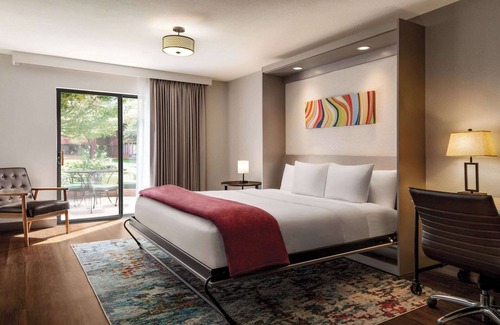 Southeast Colorado Springs Hotel | Radisson Hotel Colorado Springs Airport