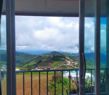 Lom Kao House | Rai Saeng Mek ไร่เเสงเมฆ