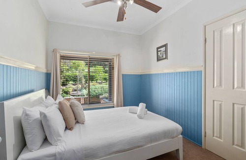 Raleigh House | Raleigh Retreat - Enjoy rustic charm with modern comforts