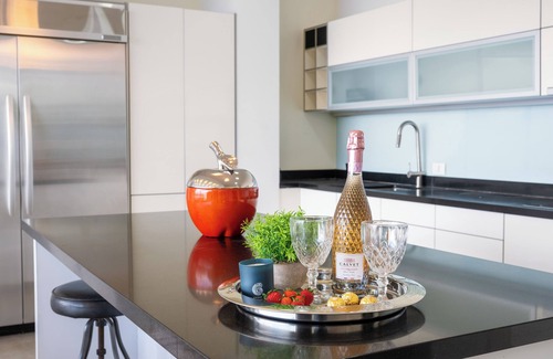 San Antonio House | Ram & Thaila Shangri-La Luxury 8 pax 4-br residence w/indoor pool, Jacuzzi & gym