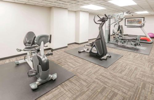 Southside Hotel | Ramada by Wyndham Edmonton South