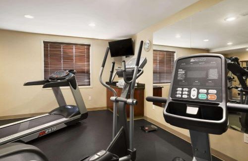 Edson Hotel | Ramada by Wyndham Edson