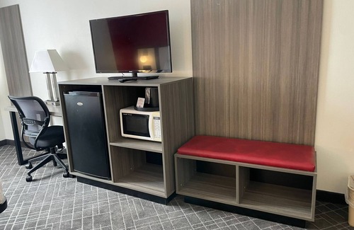 Waupaca Hotel | Ramada by Wyndham Waupaca