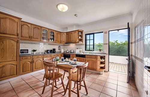 Vale de Carro Villa | Ramos - Comfortable villa in Olhos de Agua with private pool and big garden