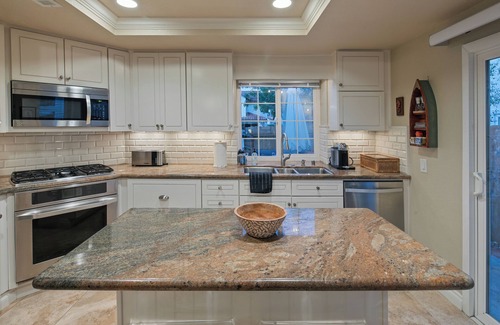 Encinitas House | Ranch + Coast Encinitas Townhome, Serene Getaway, 3min to shops 10min to Beach