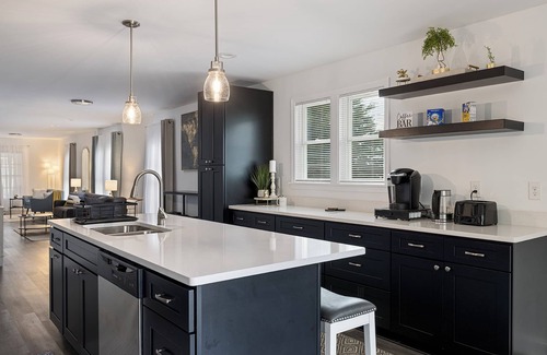 Kings Mountain House | Ranch Retreat | King Ste | Modern KIT | By Casino