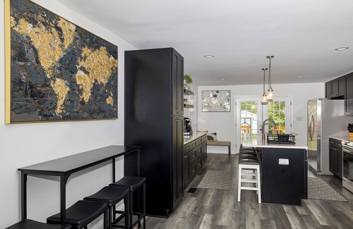 Kings Mountain House | Ranch Retreat | King Ste | Modern KIT | By Casino