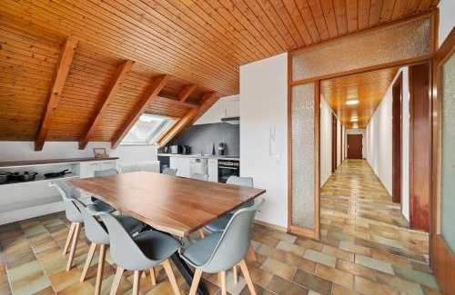 Rudersberg Apartment | RANGE 6-Zimmer WLAN Parkplatz Küche Balkon 8 Personen