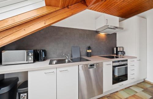 Rudersberg Apartment | RANGE 6-Zimmer WLAN Parkplatz Küche Balkon 8 Personen