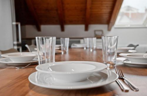 Rudersberg Apartment | RANGE 6-Zimmer WLAN Parkplatz Küche Balkon 8 Personen