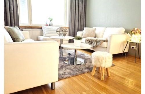 Jamsa House | RANTATALO ONNELAN LUMO 12 hlöä- 220m2 Himos 10min autolla