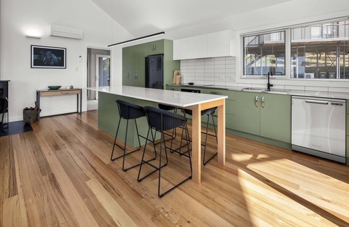 Bicheno Apartment | RARE Views - Diamond Skies - Incredible!