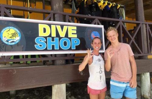 Mana Island Hotel | Ratu Kini Dive & Stay