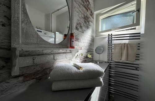 Oulu Apartment | Rauhallinen ja tilava ylimmän kerroksen neliö