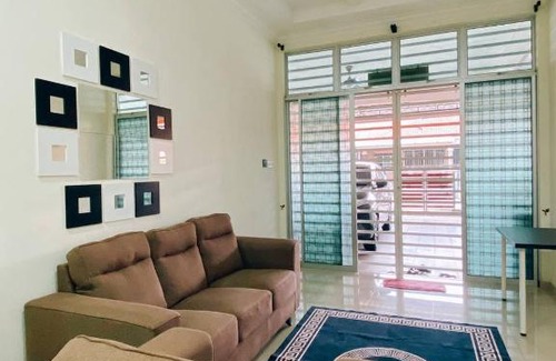 Segamat House | Rawyna homestay segamat