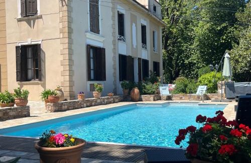 Cardo Apartment | RDC maison de maitre pour 6 personnes avec piscine et jacuzzi