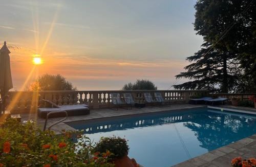 Cardo Apartment | RDC maison de maitre pour 6 personnes avec piscine et jacuzzi