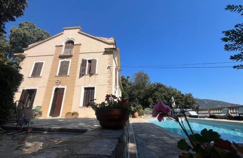 Cardo Apartment | RDC maison de maitre pour 6 personnes avec piscine et jacuzzi