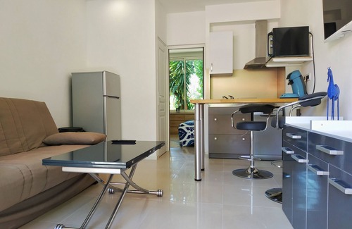 Boulouris-sur-Mer Apartment | RDJ VILLA BY THE SEA 50 M FROM THE BEACH AT BOULOURIS