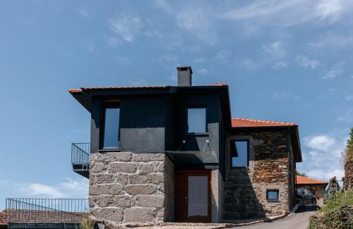 Castelo de Paiva Villa | Real Villa I by Mycelia