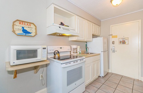 Myrtle Beach Condo | Recently Updated Ocean View Studio-SM 51405