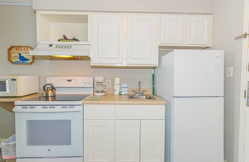 Myrtle Beach Condo | Recently Updated Ocean View Studio-SM 51405