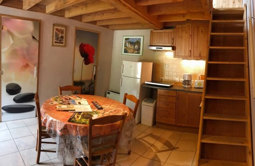 Ferrieres House | Recharge your batteries at Gîte Moulin de Record - explore the Sidobre - Tarn - 9/10pers