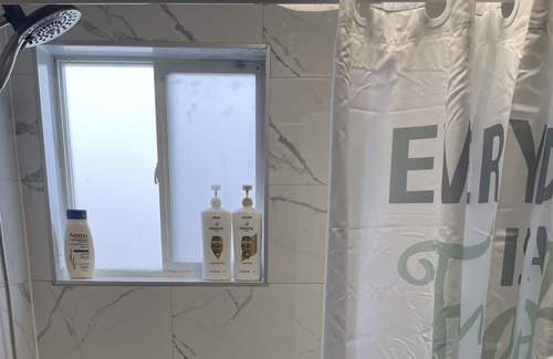 Maple Creek House | Reconnect with loved ones and good friends in GatherRound Guesthouse!