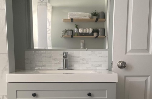 Maple Creek House | Reconnect with loved ones and good friends in GatherRound Guesthouse!