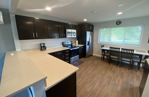 Madison House | Red comfy cottage