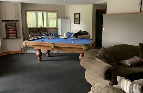 Kearney Cottage | Red Devil Six Bedroom Cottage Private Beach