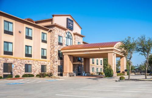Mineral Wells Hotel | Red Lion Inn & Suites Mineral Wells