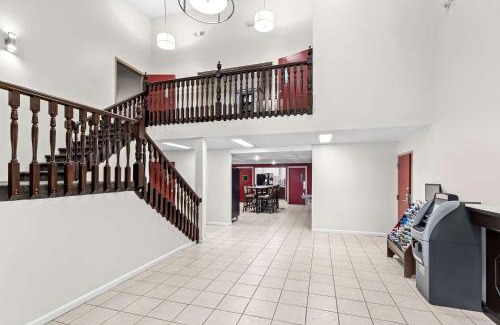 Mitchell Hotel | Red Lion Inn & Suites Saint Louis