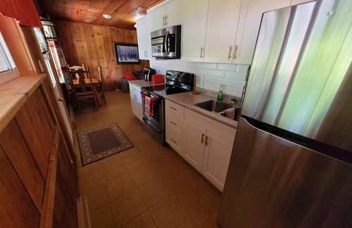 Petawawa Cabin | Red Pine Cabin at Pine Ridge Park